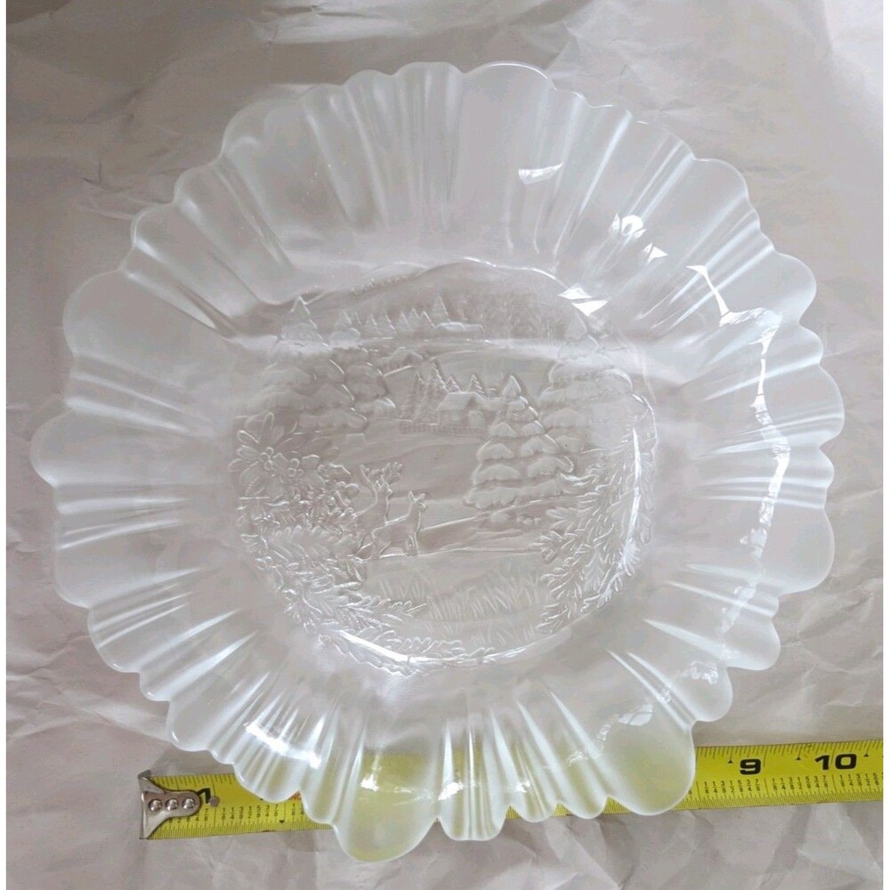 Mikasa Frosted Bowl Winter Woodland Scene Deer Cabin‎ Pine Trees 8" EUC